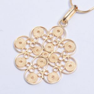 Collar Dije Vasija Gde, Au